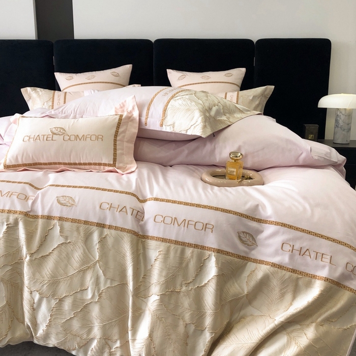 91家纺网 家纺一手货源 找家纺 卡姿家纺 2024新款秋冬优雅刺绣四件-茱丽叶 茱丽叶-微微紫