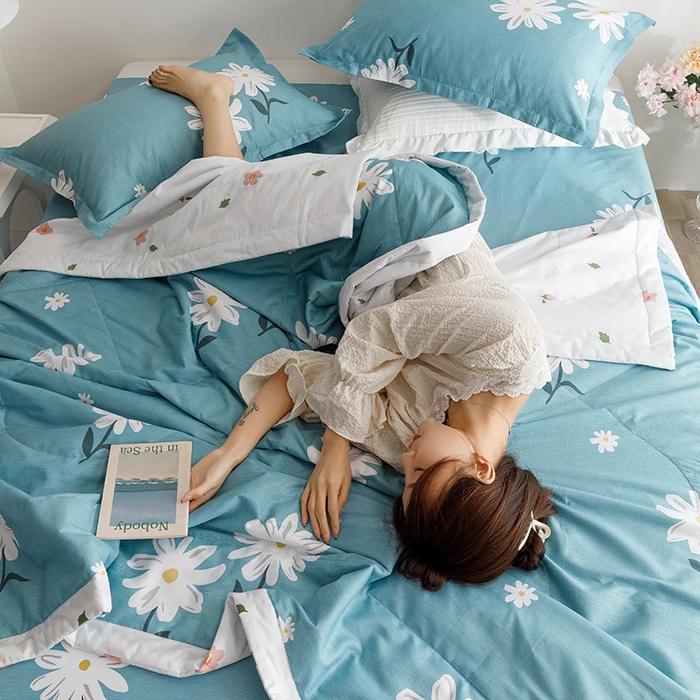 91家纺网 家纺一手货源 找家纺 莱宁被业 2024新款全棉宽幅喷气印花夏被 雏菊