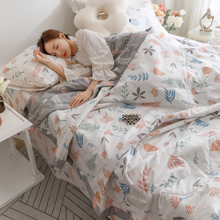 91家纺网 家纺一手货源 找家纺 莱宁被业 2024新款全棉宽幅喷气印花夏被 朵拉花园