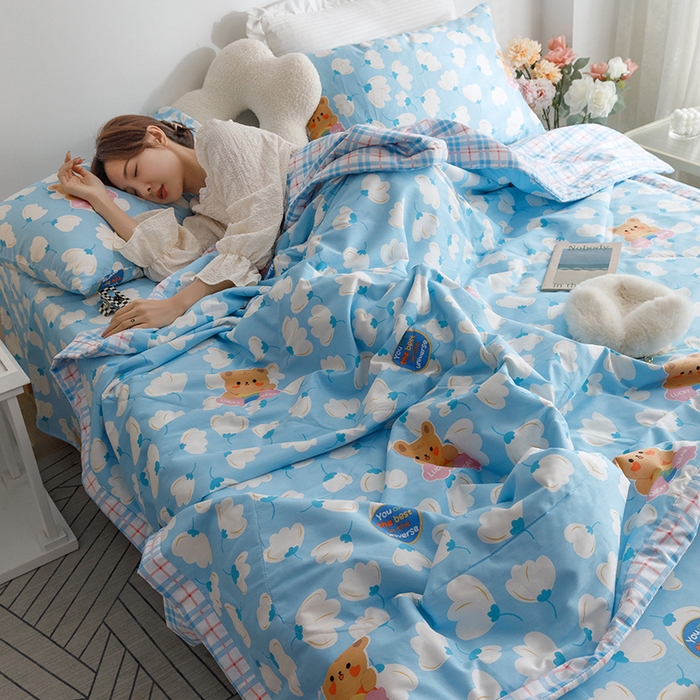 91家纺网 家纺一手货源 找家纺 莱宁被业 2024新款全棉宽幅喷气印花夏被 彩虹云朵