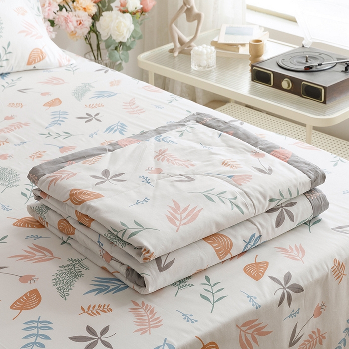 91家纺网 家纺一手货源 找家纺 莱宁被业 2024新款全棉宽幅喷气印花夏被 朵拉花园