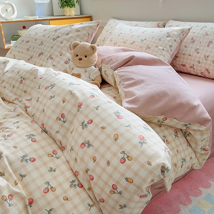 91家纺网 家纺一手货源 找家纺 百寐 2024新款全棉13070印花四件套 草莓格