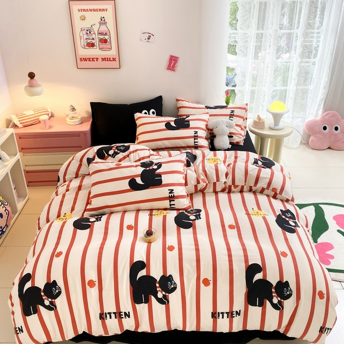 91家纺网 家纺一手货源 找家纺 葡萄家 2024新款双层纱云柔水洗棉萌趣卡通系列四件套（提供买家秀联系客服） 红小猫