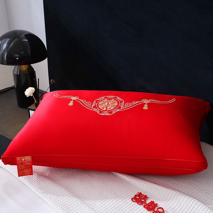 91家纺网 家纺一手货源 找家纺 糖果枕芯 2024新款婚庆枕芯枕头随礼陪嫁枕芯 喜结连理