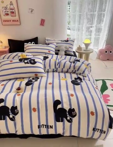91家纺网 家纺一手货源 找家纺 葡萄家 2024新款双层纱云柔水洗棉萌趣卡通系列四件套（提供买家秀联系客服） 蓝小猫