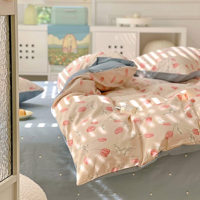 91家纺网 家纺一手货源 找家纺 百寐2024新款小清新碎花卡通13372全棉四件套纯棉床单床笠款 香约