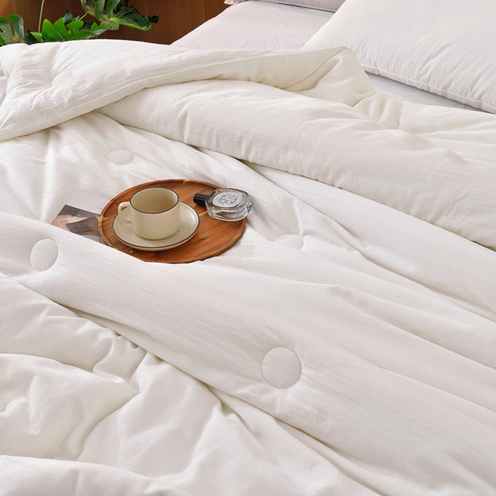 91家纺网 家纺一手货源 找家纺 启优家纺 2024新款全棉羽丝绒被子 白色