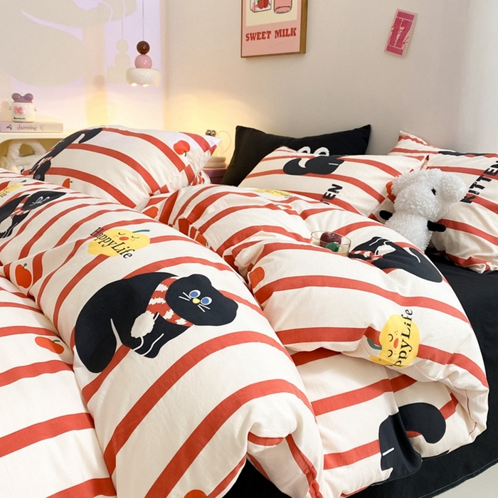 91家纺网 家纺一手货源 找家纺 葡萄家 2024新款双层纱云柔水洗棉萌趣卡通系列四件套（提供买家秀联系客服） 红小猫