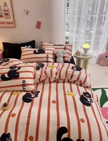91家纺网 家纺一手货源 找家纺 葡萄家 2024新款双层纱云柔水洗棉萌趣卡通系列四件套（提供买家秀联系客服） 红小猫