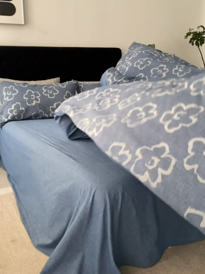 91家纺网 家纺一手货源 找家纺 安莱生活 2024新款双层纱大提花悠然纽扣宽边工艺款 悠然-深蓝