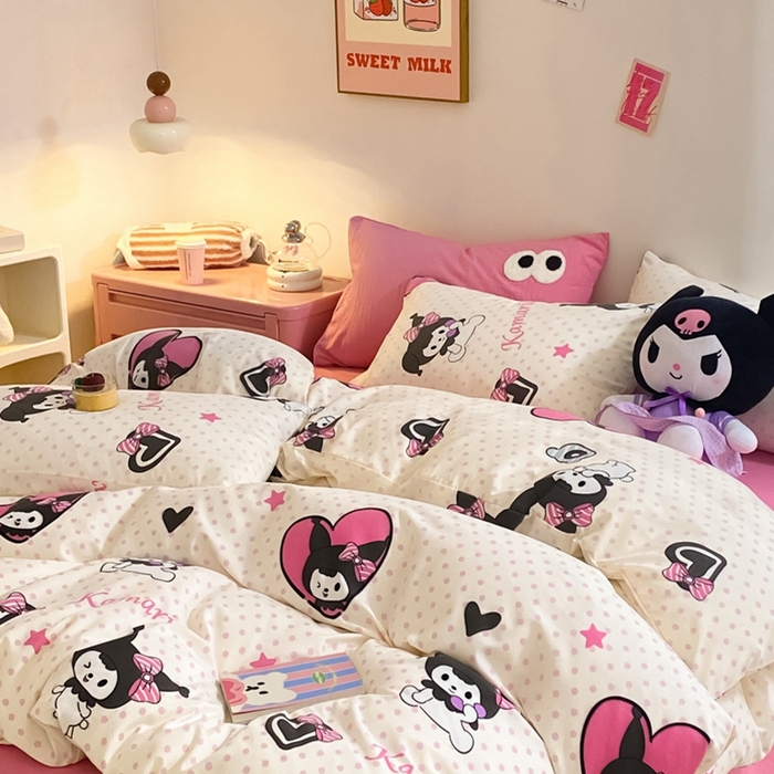 91家纺网 家纺一手货源 找家纺 葡萄家 2024新款双层纱云柔水洗棉萌趣卡通系列四件套（提供买家秀联系客服） 库洛小米