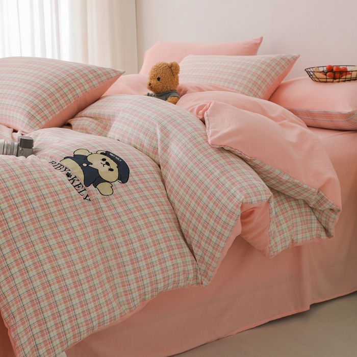 91家纺网 家纺一手货源 找家纺 潮邦创意家居 2025新款春夏亲肤水洗棉刺绣四件套-贝恩熊 贝恩熊-蜜格粉