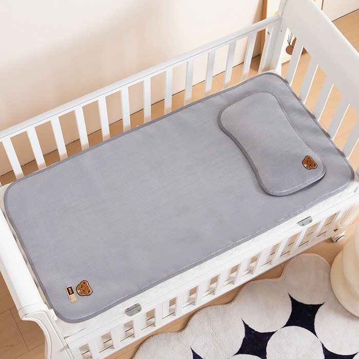 91家纺网 家纺一手货源 找家纺 小芽家居 2024新品贴布绣凉席 小熊（银灰）