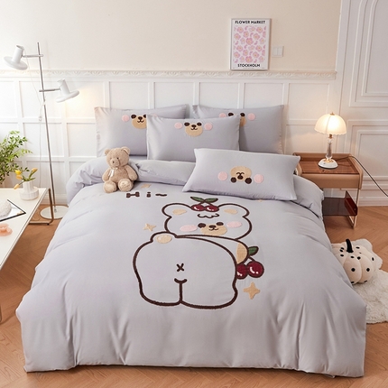 91家纺网 家纺一手货源 找家纺 绒兔兔 2024新款亲肤水洗棉毛巾绣四件套-可爱熊 可爱熊 浅紫
