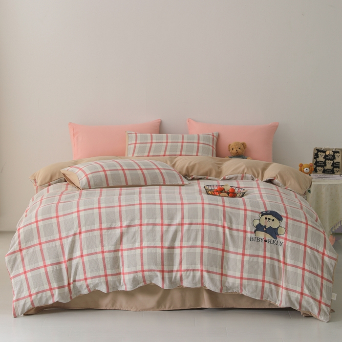 91家纺网 家纺一手货源 找家纺 潮邦创意家居 2025新款春夏亲肤水洗棉刺绣四件套-贝恩熊 贝恩熊-英伦红