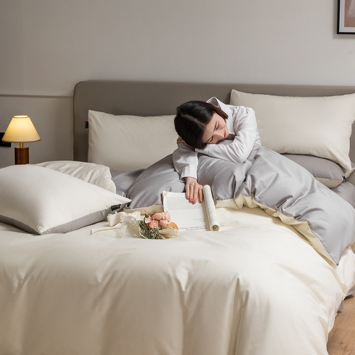 91家纺网 家纺一手货源 找家纺 澳梵家居 2024新款60支全棉纯色双拼金标款四件套-素写繁华系列 奶昔白-椰子灰