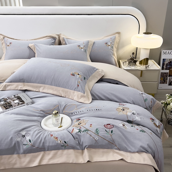 91家纺网 家纺一手货源 找家纺 欧冠家纺 2024新款四季款锦棉绣花盛夏光年四件套 盛夏光年-银灰