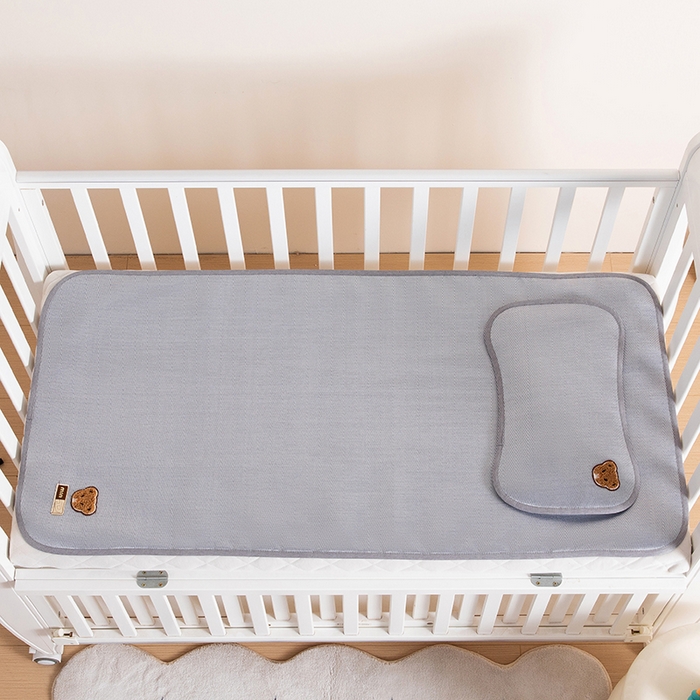 91家纺网 家纺一手货源 找家纺 小芽家居 2024新品贴布绣凉席 小熊（银灰）