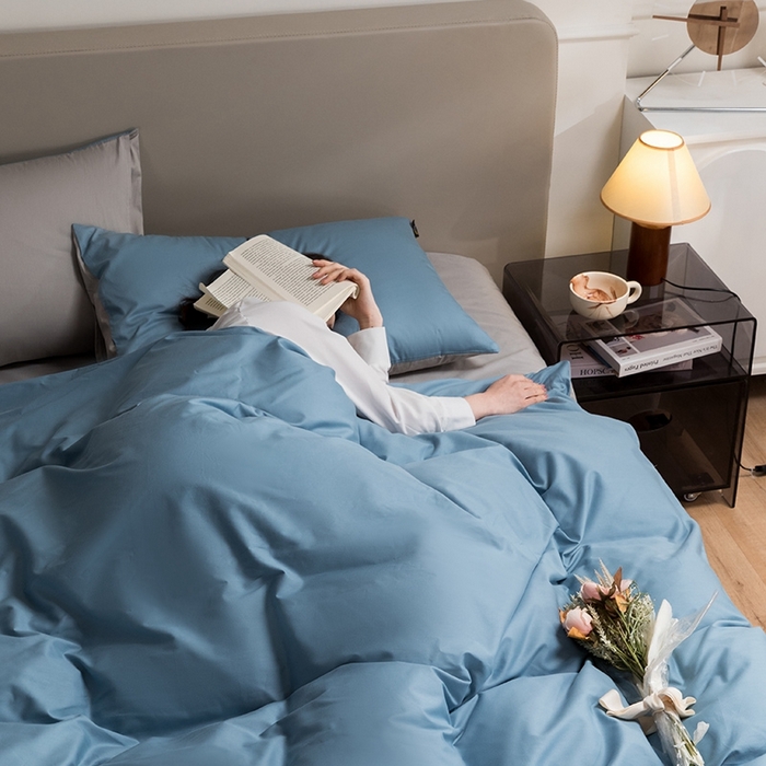 91家纺网 家纺一手货源 找家纺 澳梵家居 2024新款60支全棉纯色双拼金标款四件套-素写繁华系列 绅士蓝-椰子灰