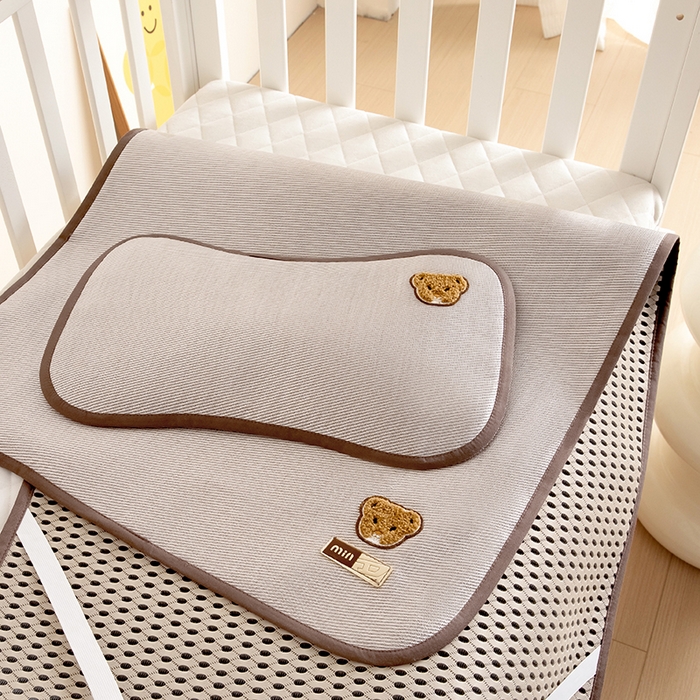 91家纺网 家纺一手货源 找家纺 小芽家居 2024新品贴布绣凉席 小熊（香槟）