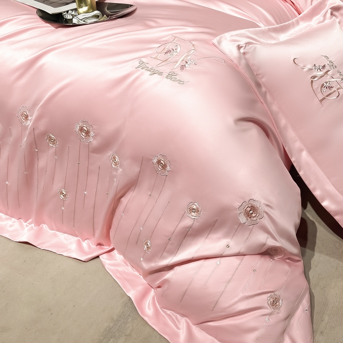 91家纺网 家纺一手货源 找家纺 欧冠家纺 2024新款水洗真丝绣花爱媛四件套 爱媛-樱花粉