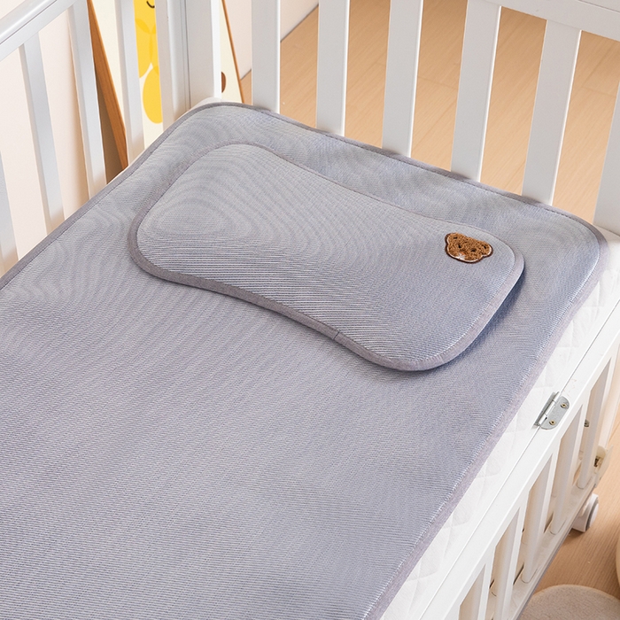 91家纺网 家纺一手货源 找家纺 小芽家居 2024新品贴布绣凉席 小熊（银灰）