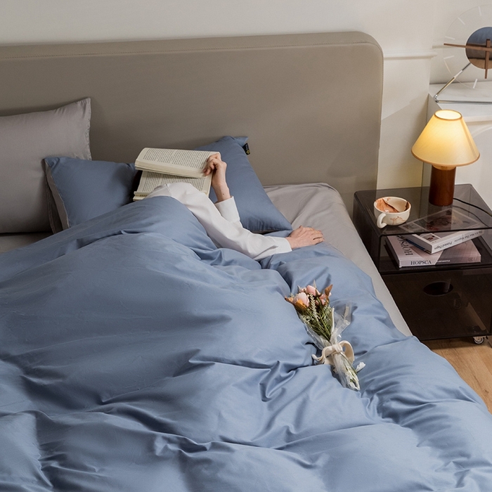 91家纺网 家纺一手货源 找家纺 澳梵家居 2024新款60支全棉纯色双拼金标款四件套-素写繁华系列 莱茵蓝-椰子灰