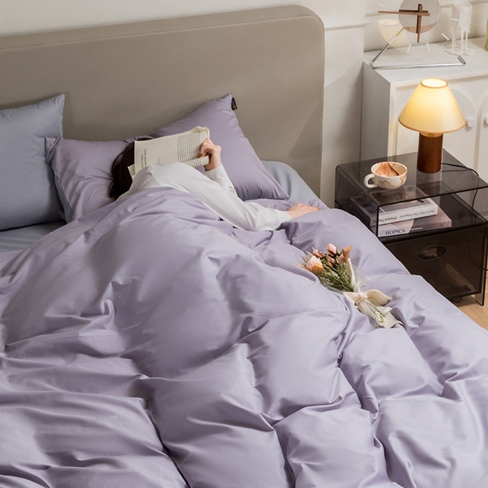 91家纺网 家纺一手货源 找家纺 澳梵家居 2024新款60支全棉纯色双拼金标款四件套-素写繁华系列 暮山紫-薄雾蓝