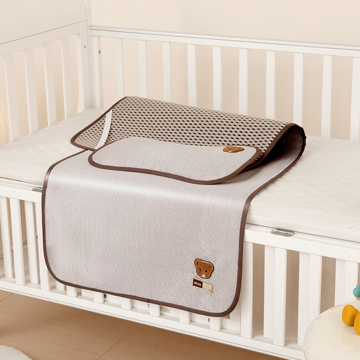 91家纺网 家纺一手货源 找家纺 小芽家居 2024新品贴布绣凉席 小熊（香槟）