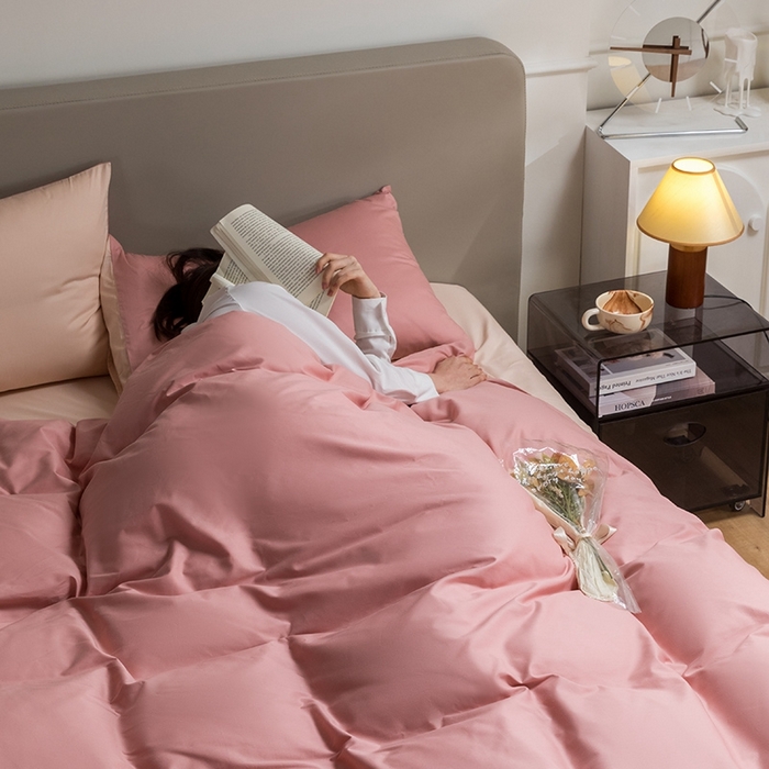 91家纺网 家纺一手货源 找家纺 澳梵家居 2024新款60支全棉纯色双拼金标款四件套-素写繁华系列 蜜豆粉-白桃粉