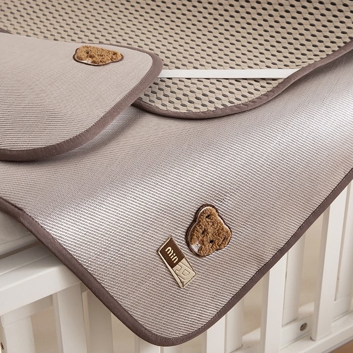 91家纺网 家纺一手货源 找家纺 小芽家居 2024新品贴布绣凉席 小熊（香槟）