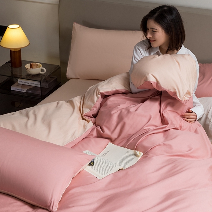 91家纺网 家纺一手货源 找家纺 澳梵家居 2024新款60支全棉纯色双拼金标款四件套-素写繁华系列 蜜豆粉-白桃粉