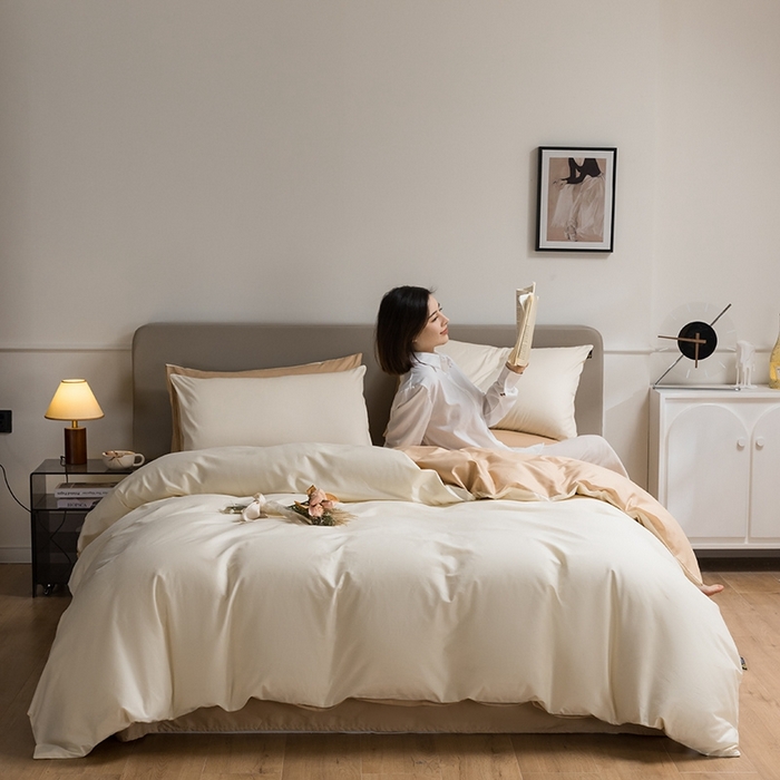 91家纺网 家纺一手货源 找家纺 澳梵家居 2024新款60支全棉纯色双拼金标款四件套-素写繁华系列 奶昔白-奇遇金