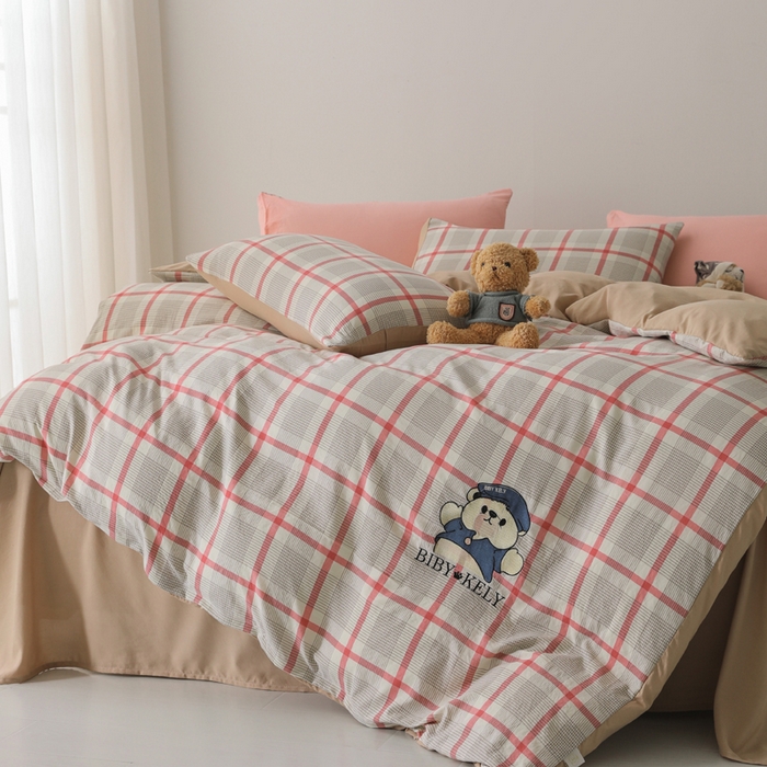 91家纺网 家纺一手货源 找家纺 潮邦创意家居 2025新款春夏亲肤水洗棉刺绣四件套-贝恩熊 贝恩熊-英伦红