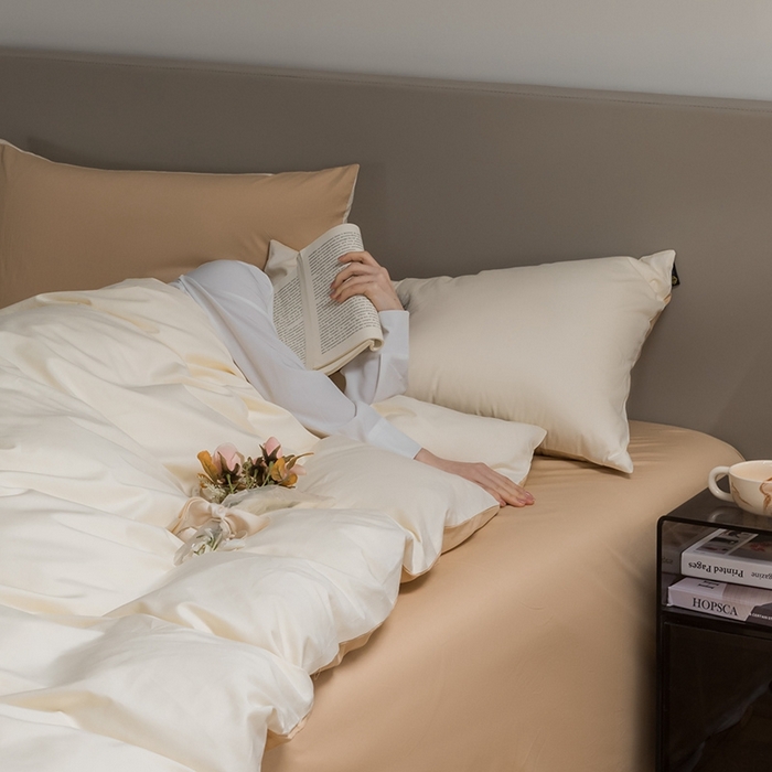 91家纺网 家纺一手货源 找家纺 澳梵家居 2024新款60支全棉纯色双拼金标款四件套-素写繁华系列 奶昔白-奇遇金