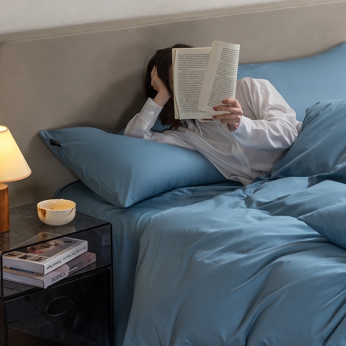 91家纺网 家纺一手货源 找家纺 澳梵家居 2024新款60支全棉纯色双拼金标款四件套-素写繁华系列 绅士蓝