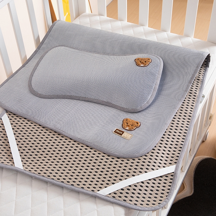 91家纺网 家纺一手货源 找家纺 小芽家居 2024新品贴布绣凉席 小熊（银灰）