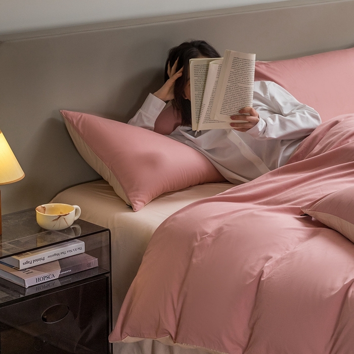 91家纺网 家纺一手货源 找家纺 澳梵家居 2024新款60支全棉纯色双拼金标款四件套-素写繁华系列 蜜豆粉-白桃粉