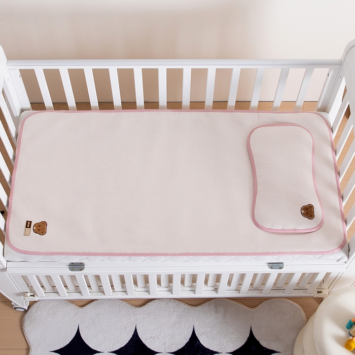 91家纺网 家纺一手货源 找家纺 小芽家居 2024新品贴布绣凉席 小熊（冰粉）