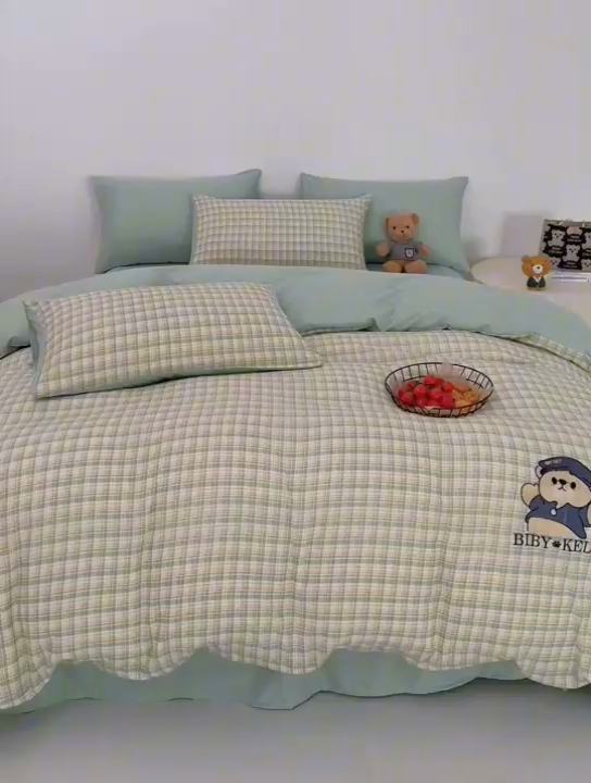 91家纺网 家纺一手货源 找家纺 潮邦创意家居 2025新款春夏亲肤水洗棉刺绣四件套-贝恩熊 贝恩熊-蜜格绿