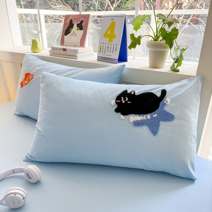 91家纺网 家纺一手货源 找家纺 锦觅 2024春夏新品韩式小清新全棉水洗棉毛巾绣40支重工刺绣纯棉四件套 猫咪（天蓝）