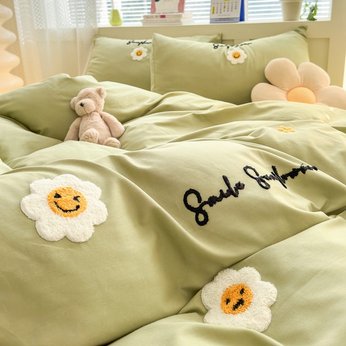 91家纺网 家纺一手货源 找家纺 锦觅 2024春夏新品韩式小清新全棉水洗棉毛巾绣40支重工刺绣纯棉四件套 微笑（豆绿）