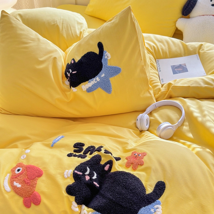 91家纺网 家纺一手货源 找家纺 锦觅 2024春夏新品韩式小清新全棉水洗棉毛巾绣重工刺绣纯棉四件套 猫咪（鹅黄）