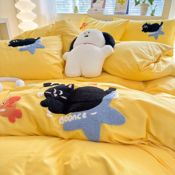 91家纺网 家纺一手货源 找家纺 锦觅 2024春夏新品韩式小清新全棉水洗棉毛巾绣重工刺绣纯棉四件套 猫咪（鹅黄）