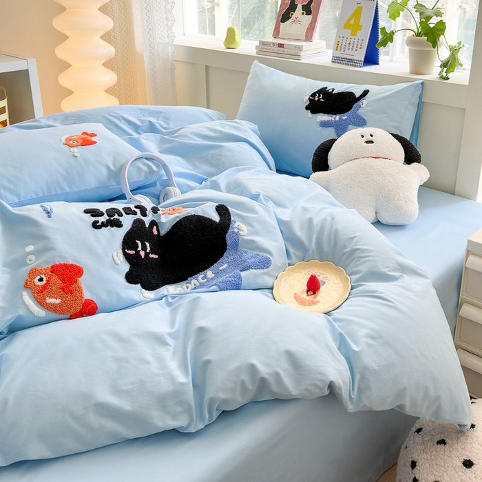 91家纺网 家纺一手货源 找家纺 锦觅 2024春夏新品韩式小清新全棉水洗棉毛巾绣40支重工刺绣纯棉四件套 猫咪（天蓝）