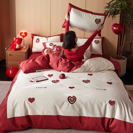 91家纺网 家纺一手货源 找家纺 风向标家纺 2024新款100支全棉喜庆爱心龙系列四件套 爱心龙龙