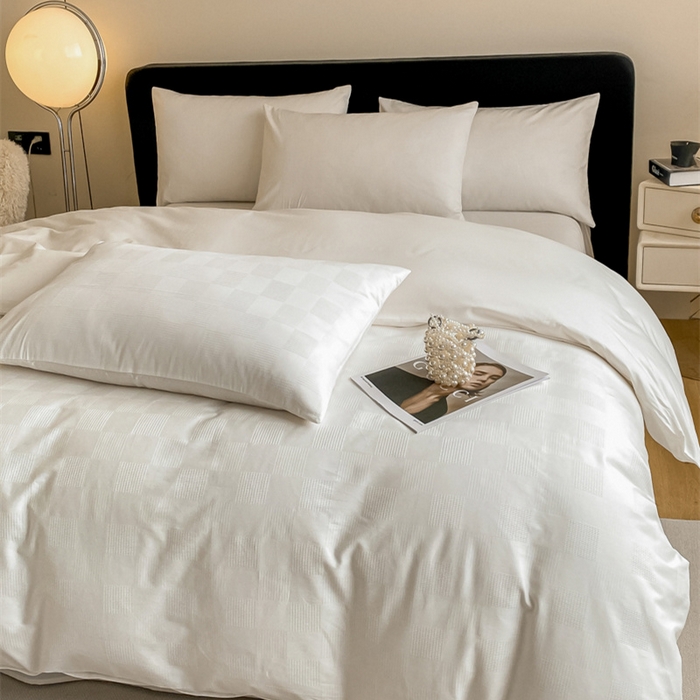 91家纺网 家纺一手货源 找家纺 琪格格2023新款60支长绒棉纯棉小方格单被套枕套四件套60长绒棉简格本白