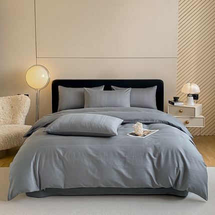 91家纺网 家纺一手货源 找家纺 琪格格2023新款60支长绒棉纯棉小方格单被套枕套四件套60长绒棉条纹深灰