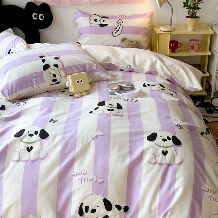 91家纺网 家纺一手货源 找家纺 昔可家纺 2024开春新款全棉印花四件套 紫条小奶狗