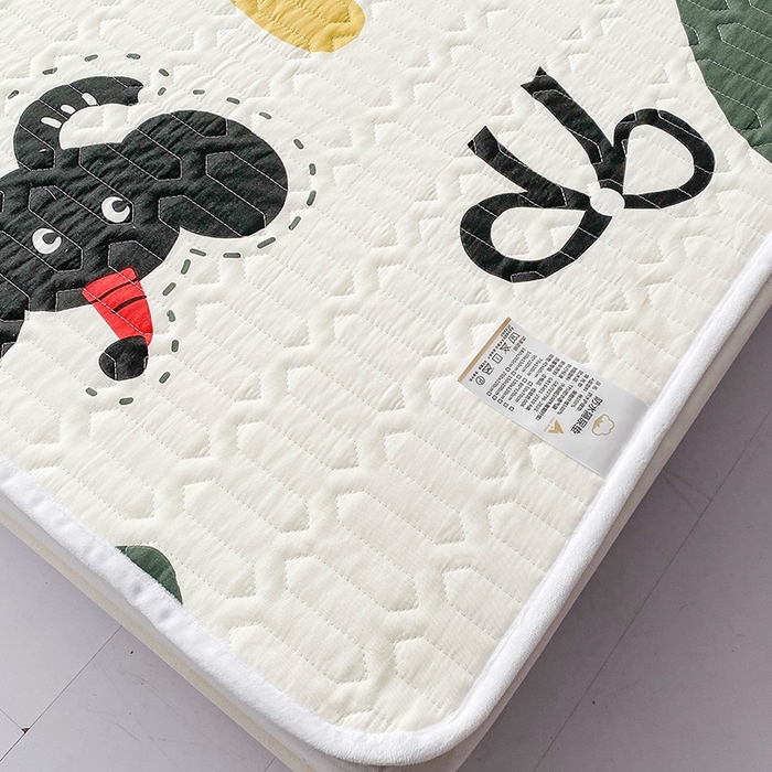 91家纺网 家纺一手货源 找家纺 恋绒家纺 2025新款一面棉一面绒全棉护理垫防水隔尿垫 动感字母